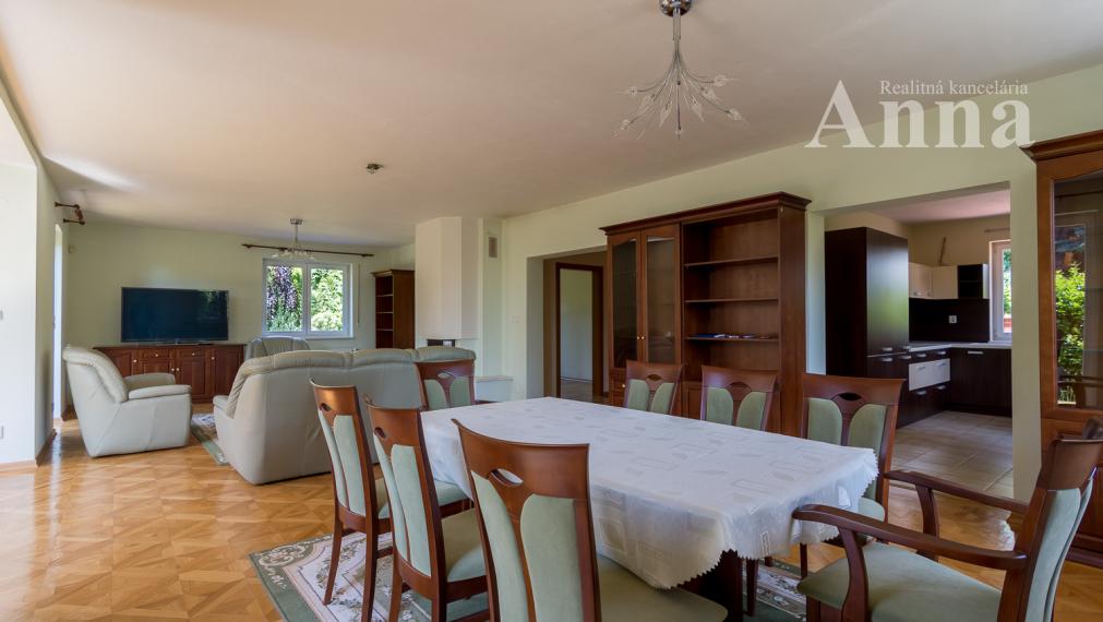 Veľký RD v peknej lokalite - Limbach