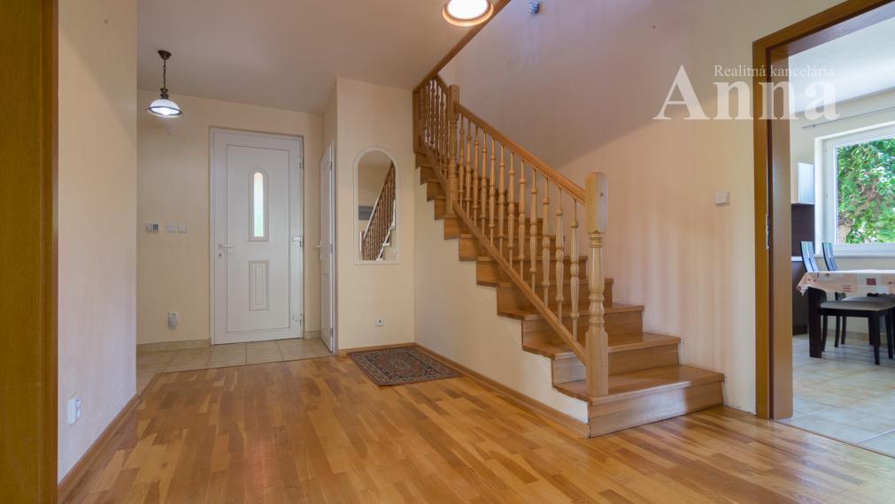 Veľký RD v peknej lokalite - Limbach