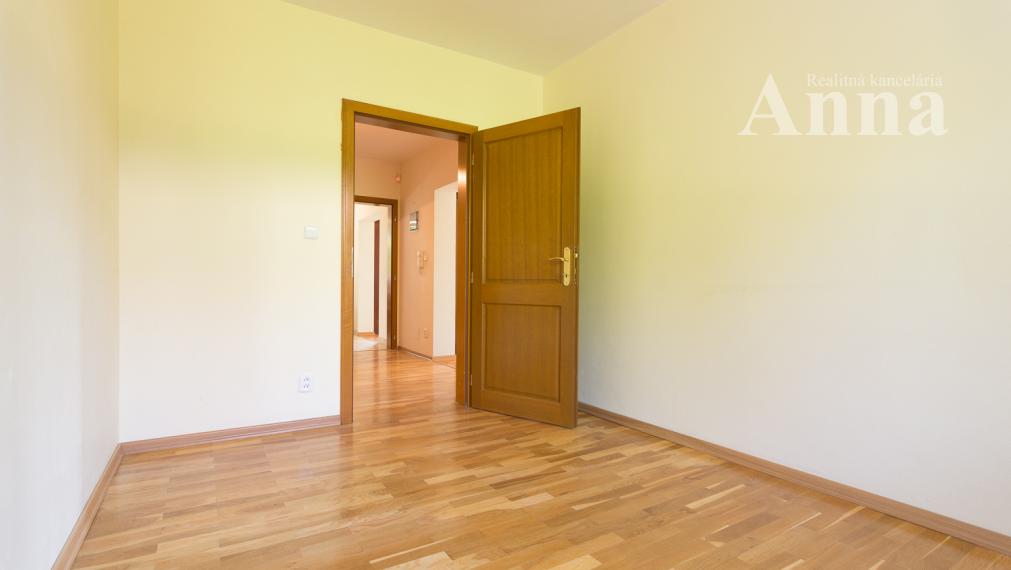 Veľký RD v peknej lokalite - Limbach