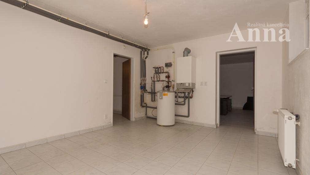 Veľký RD v peknej lokalite - Limbach