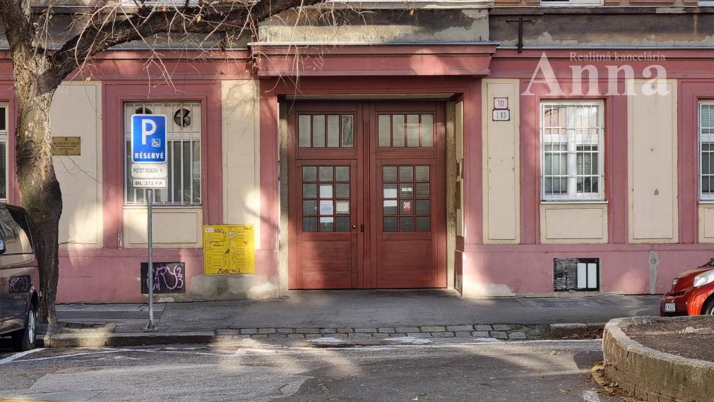 2-izb. byt v centre Bratislavy - Medená ul.