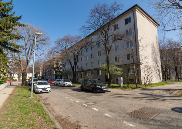 Krátkodobý prenájom 2-izb. byt - Velehradská ul.