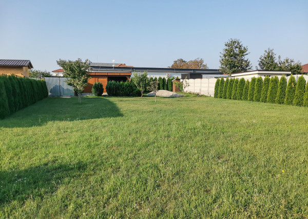 St. pozemok pre rodinný dom - Hubice (737 m2)