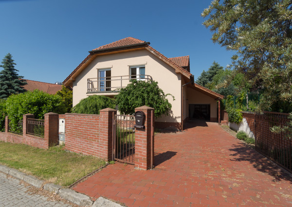 Veľký RD v peknej lokalite - Limbach