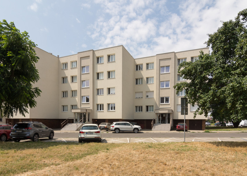 4-izb. - Geologická ul. (po rekonštrukcii)
